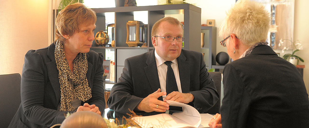 Michael Wieschebrock im Beratungsgespräch | ©Roger Lortie